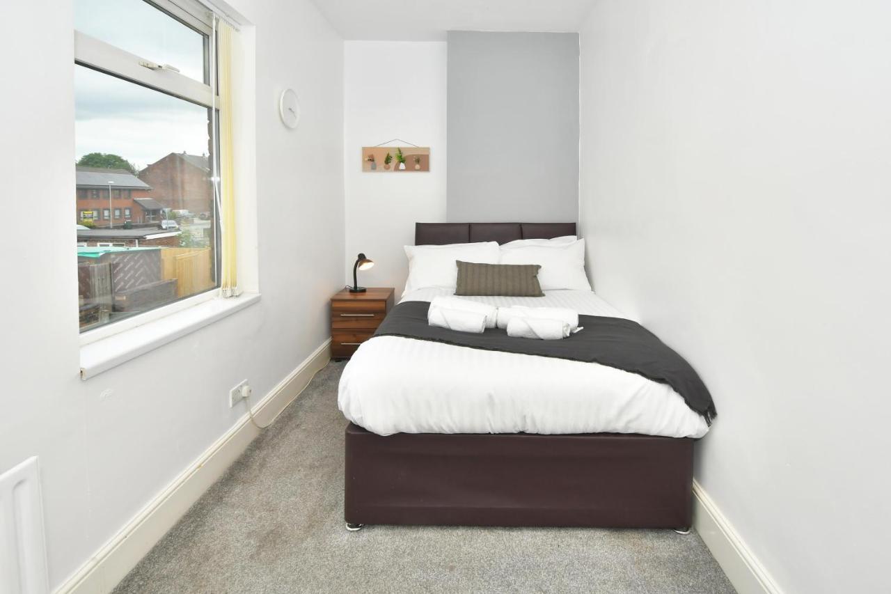 Boothen House By Yourstays Stoke-on-Trent エクステリア 写真
