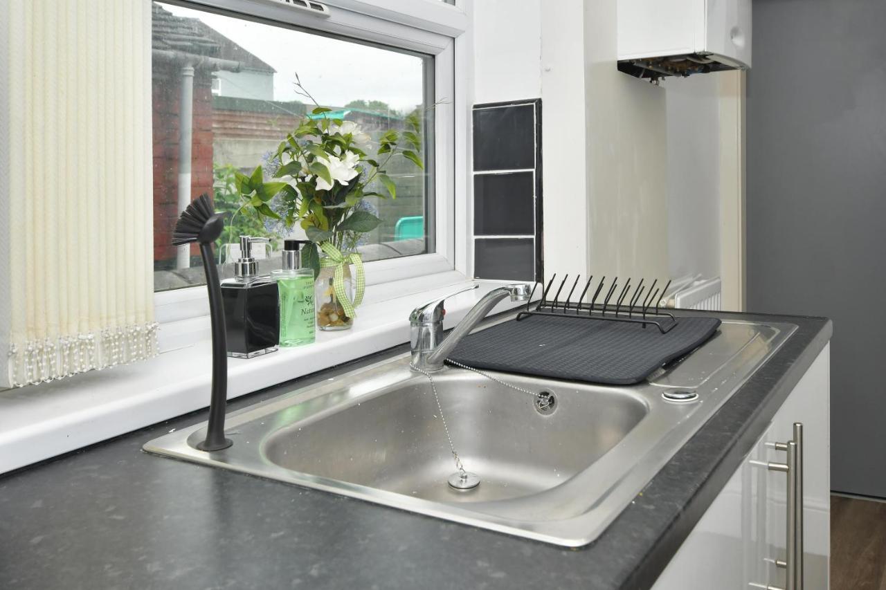 Boothen House By Yourstays Stoke-on-Trent エクステリア 写真